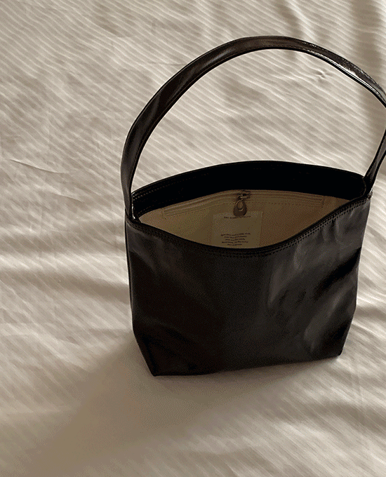 에나멜 숄더 (bag)